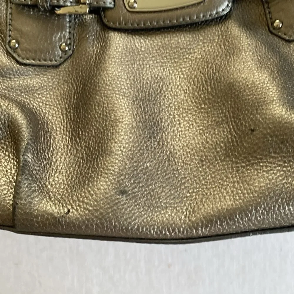 MICHAEL KORS Metallic Silver Gray Pebbled Leather Hobo Style Bag
